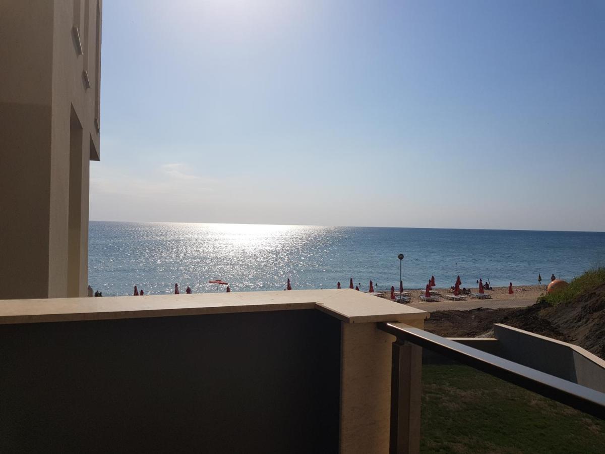 Dolphin Beach Apart Obzor Exterior foto
